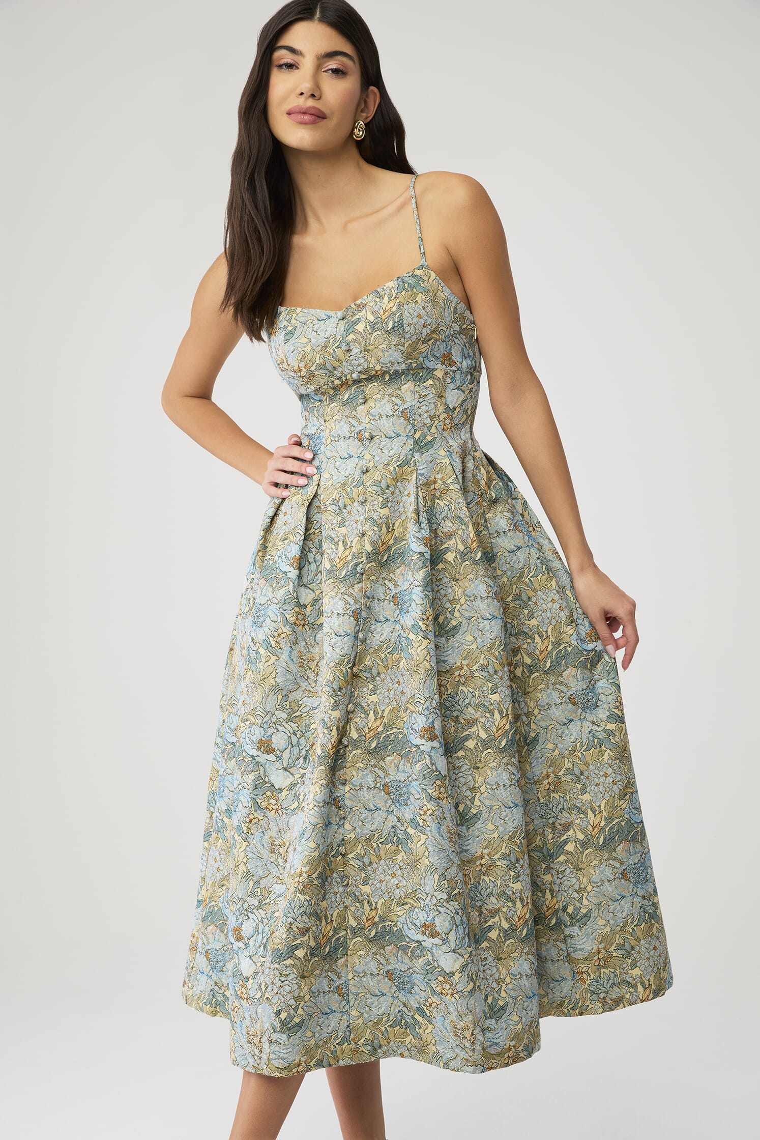 en saison blue dress Color Code:915 White shoulder neckline with ruffle 15 Ways To Wear