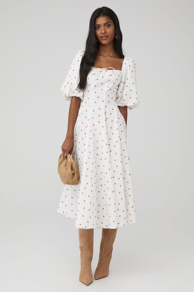 selkie white dress The Ivory Cupid Her measurements are 34 bust Selkie | Puff Dress in