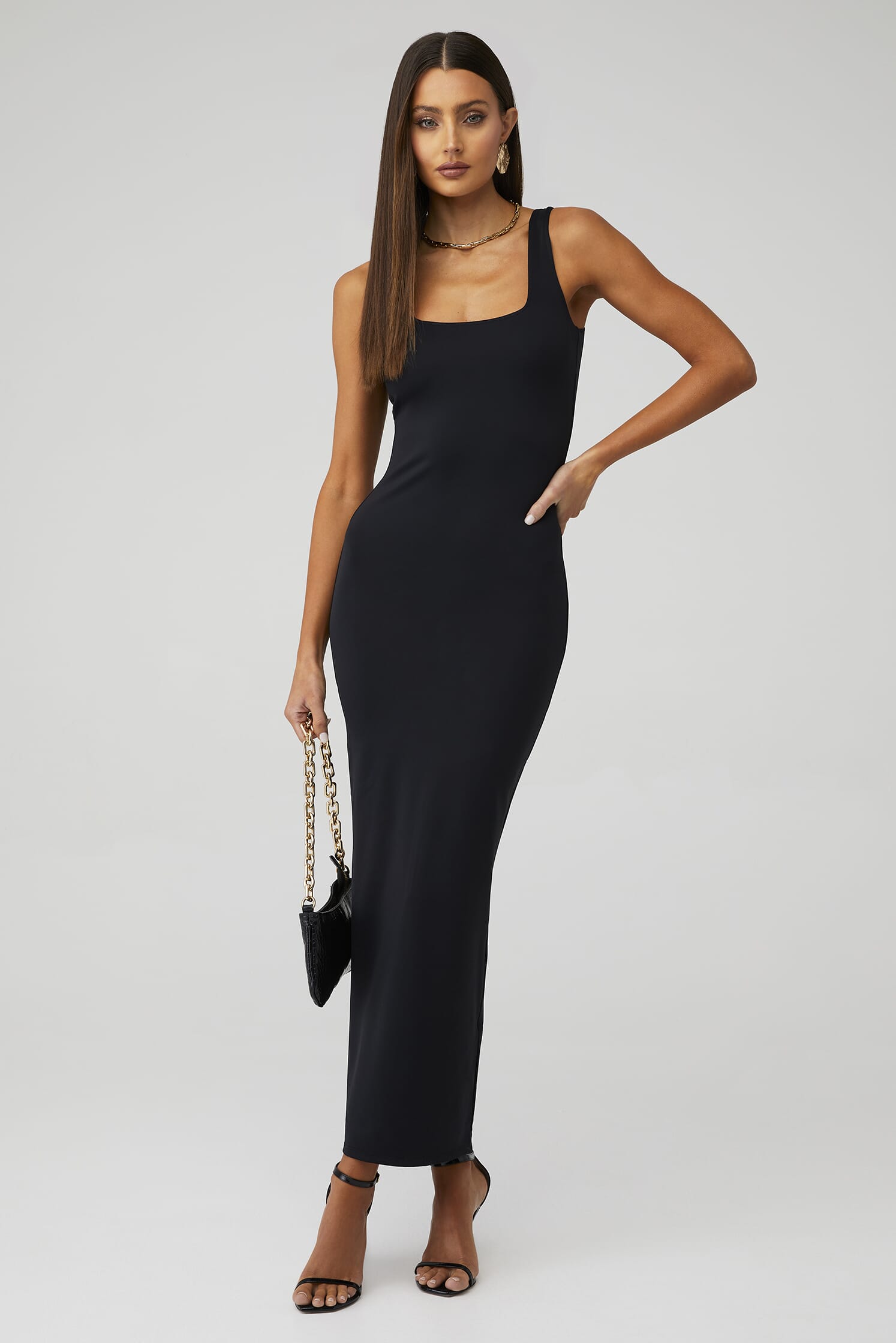 tank maxi dress Eterne in Black * Runs large * Scoop neckline * Sleeveless design * Elastic waistband with blouson effect * Side hem slits * Belt not included * Print may vary * A Bombay Tank Maxi