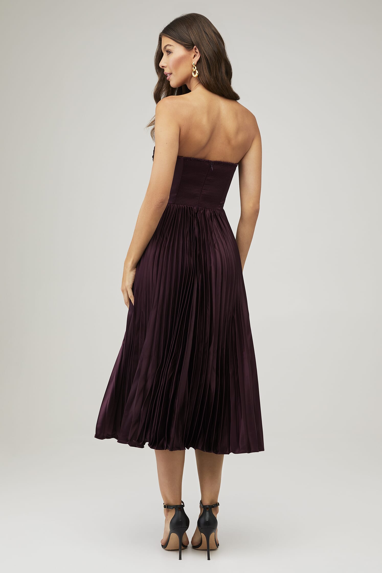 green emerald velvet dress ASTR Rasya Pleated Maxi Dress in Coral – CHROME main image 0