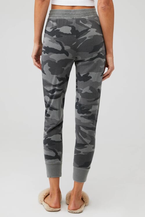 Splendid camo 2025 jogger pants