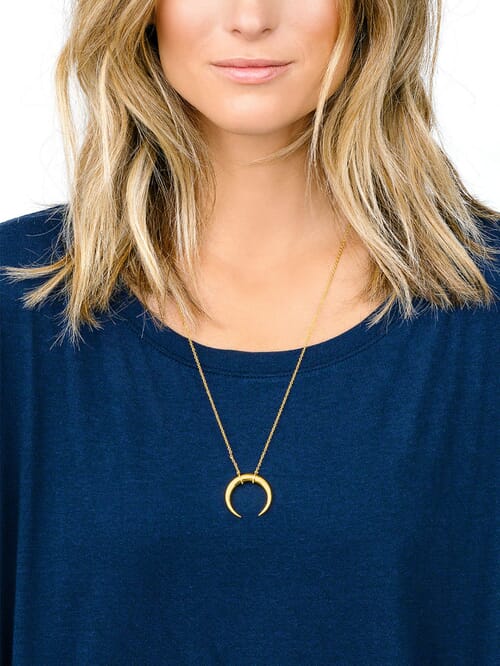 cayne crescent pendant necklace