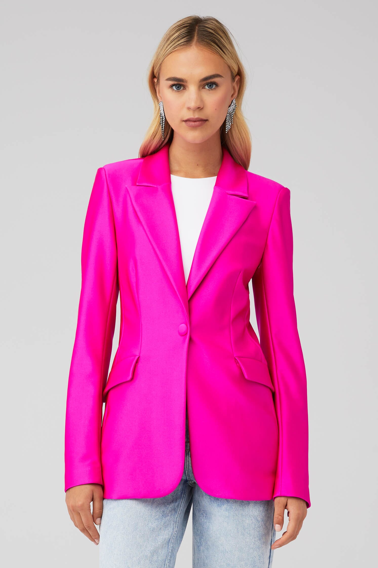 https://images.fashionpass.com/products/compression-shine-blazer-good-american-fuchsia-pink-bf5-1.jpg?profile=a