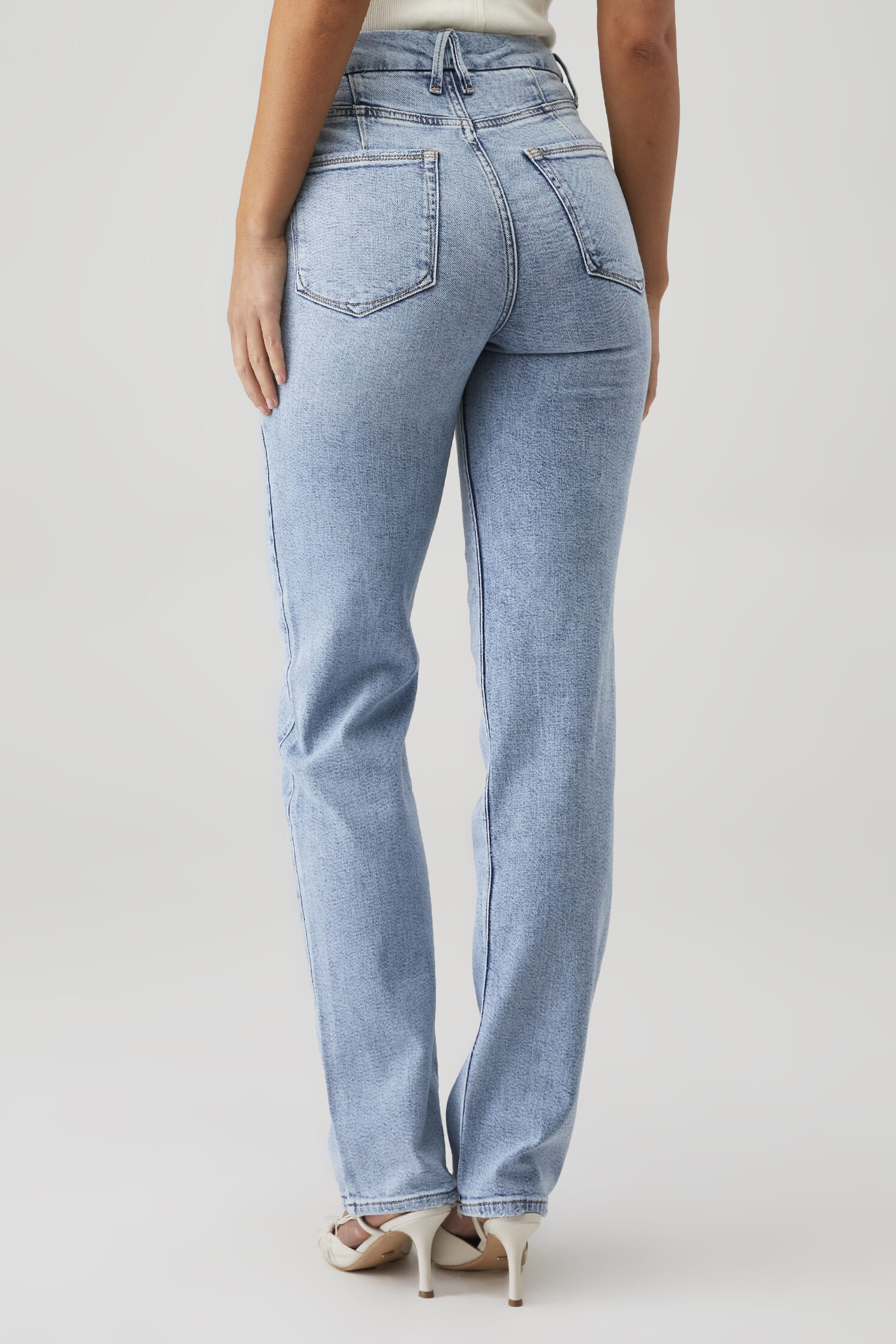 Good American Good Icon Jeans in Indigo606| FashionPass - Main Image