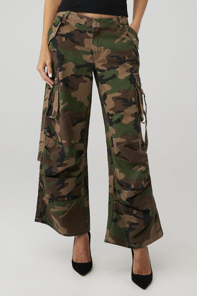 SER.O.YA | Jane Low Rise Cargo Pant in Washed| FashionPass