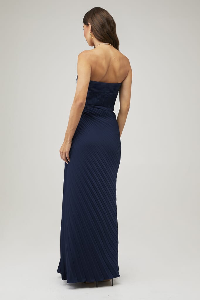 Gown Dresses for Women | FashionPass