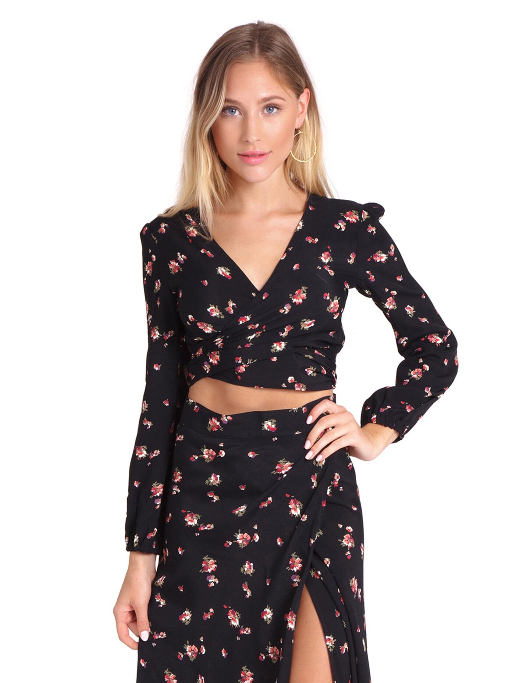 Flynn Skye  Long Sleeve That'S A Wrap Crop Top in Darkness Blooms