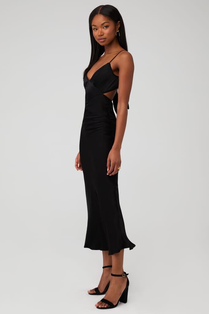 Gown Dresses for Women | FashionPass