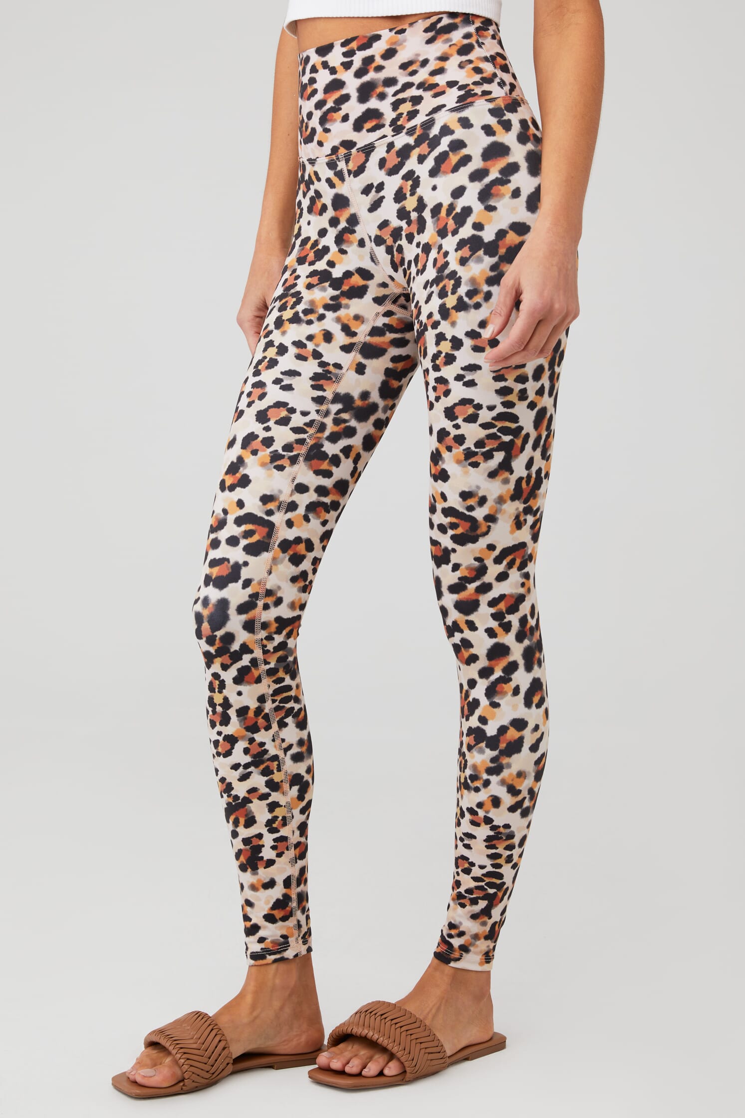 https://images.fashionpass.com/products/piper-legging-1-beach-riot-watercolor-leopard-579-2.jpg?profile=a